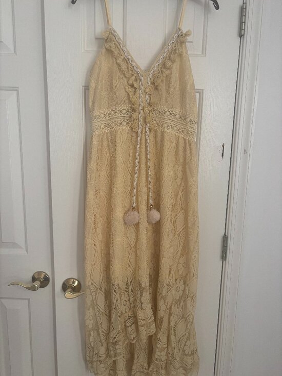 Cupshe Dresses & Skirts - Cupshe Maxi Sundress - Yellow Lace with Boho Crochet Tassel